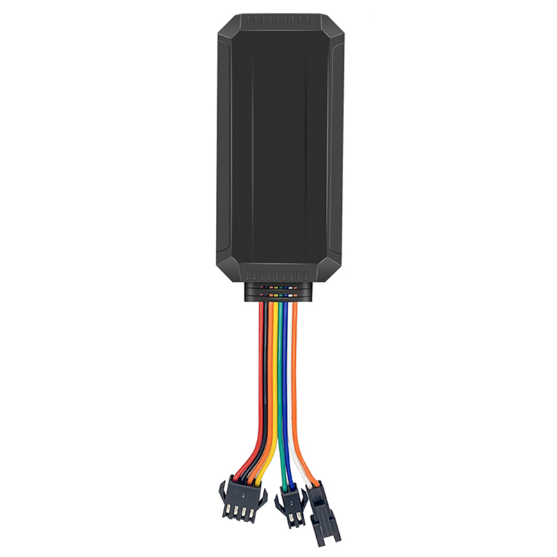 Can a mobile phone be installed with a tracker?