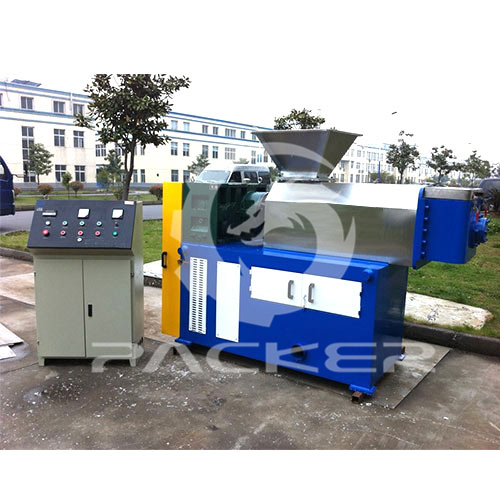How to maintain the waste plastic film crushing and cleaning equipment?