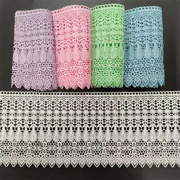 How Is Lace Traditionally Made?