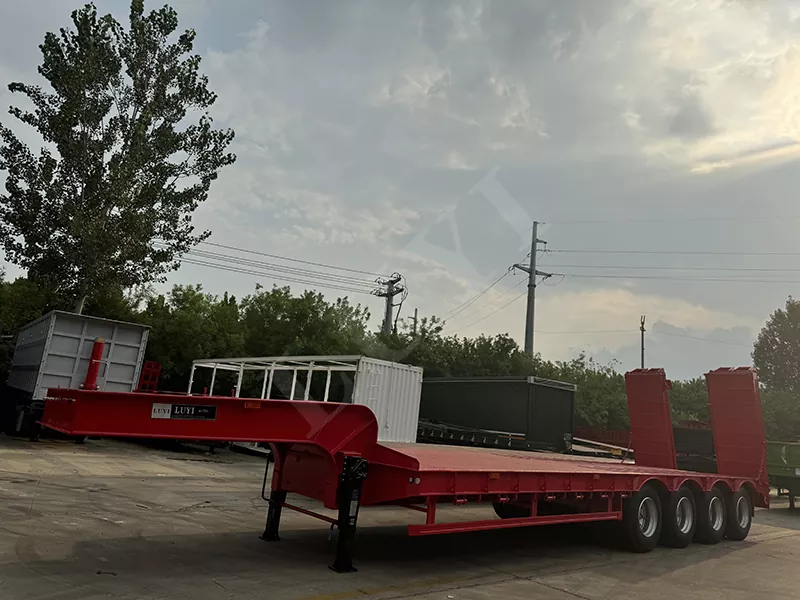 What Is a Flatbed Semi-Trailer?