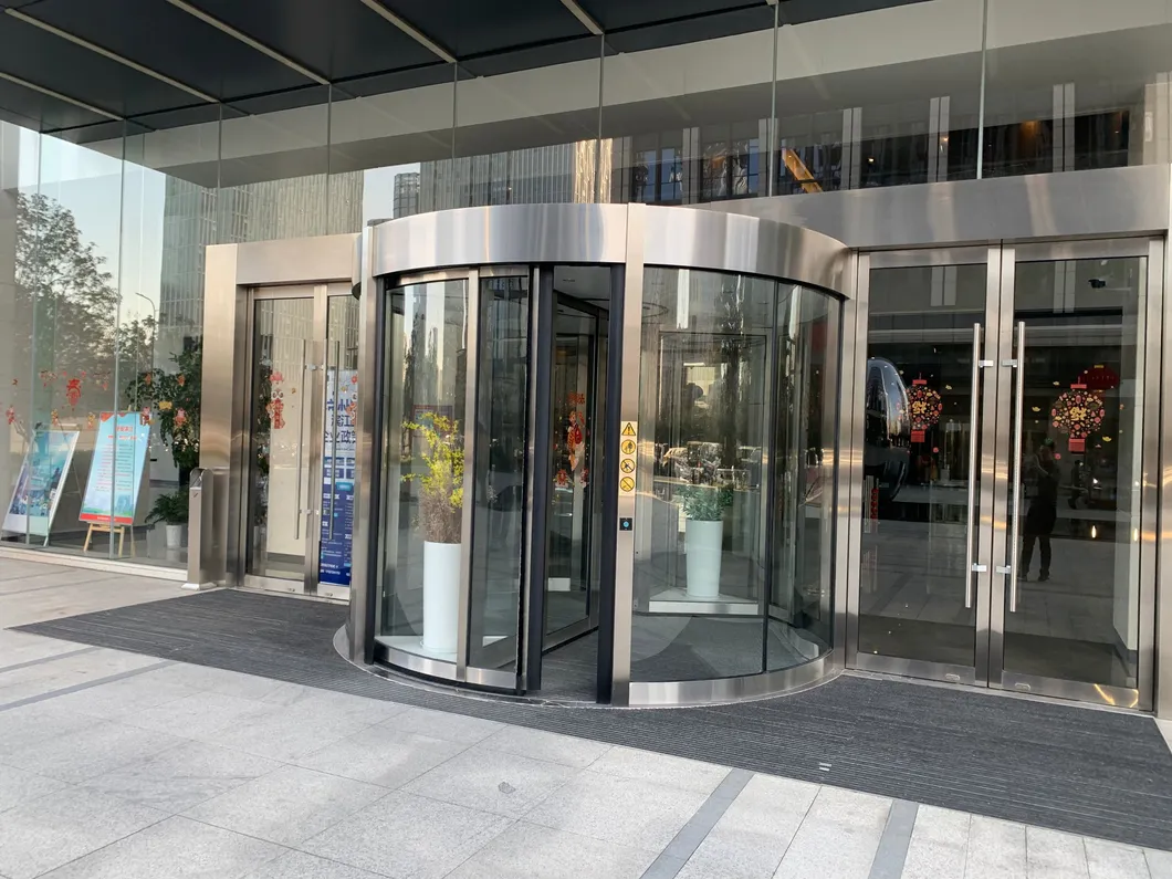 Automatic Revolving Door 1082. W2, Two Wing with Automatic Sliding Door